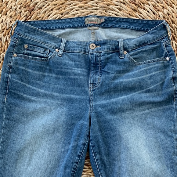 Torrid Mid Rise Slim Bootcut Jean 18R - Picture 8 of 15